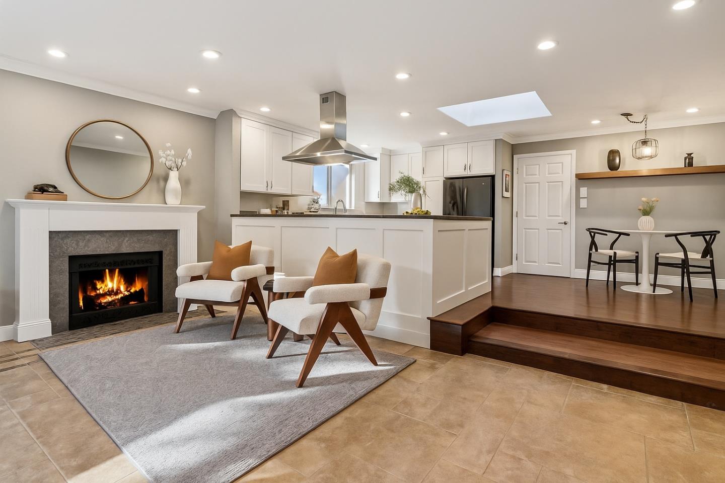 Front Image Thumbnail for ML82023206