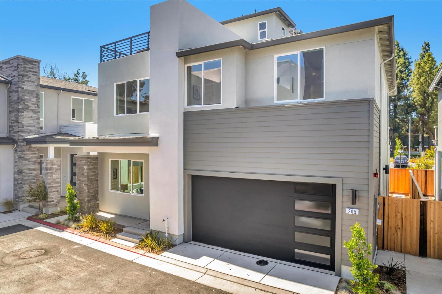 Front Image Thumbnail for ML82023222