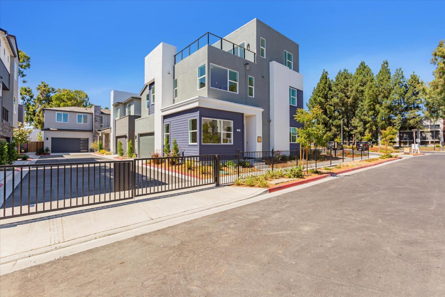 Front Image Thumbnail for ML82023226