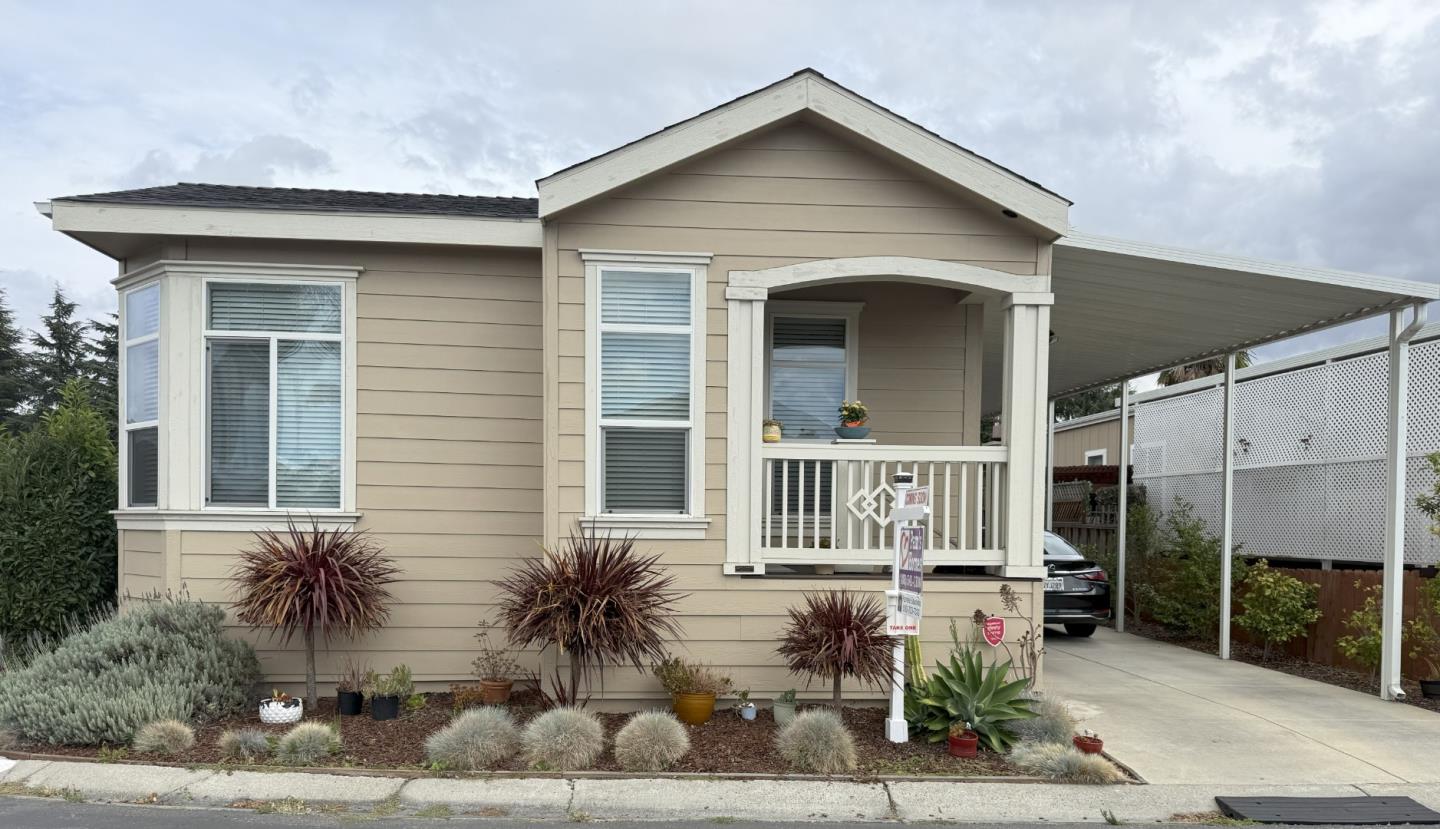 Front Image Thumbnail for ML82023228