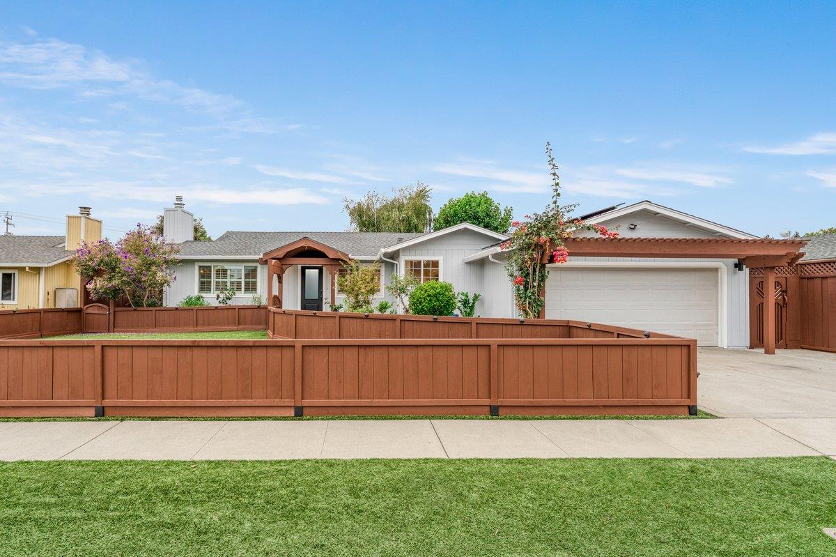 Front Image Thumbnail for ML82023297