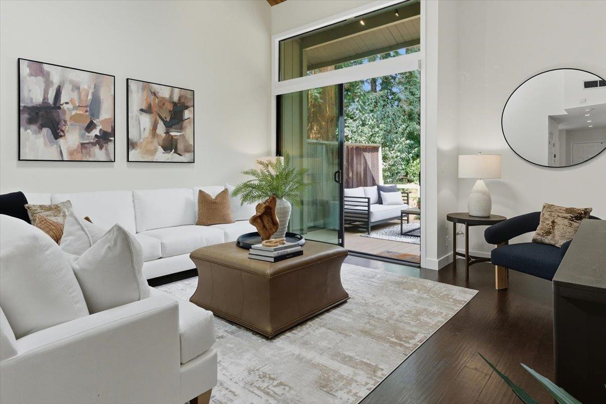 Front Image Thumbnail for ML82023390