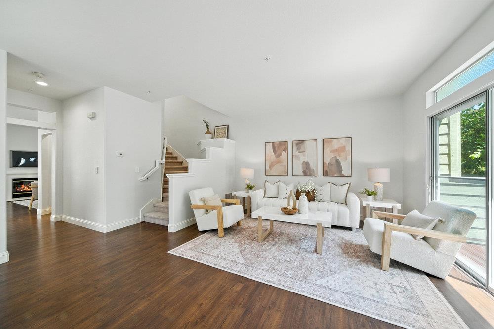 Front Image Thumbnail for ML82023402