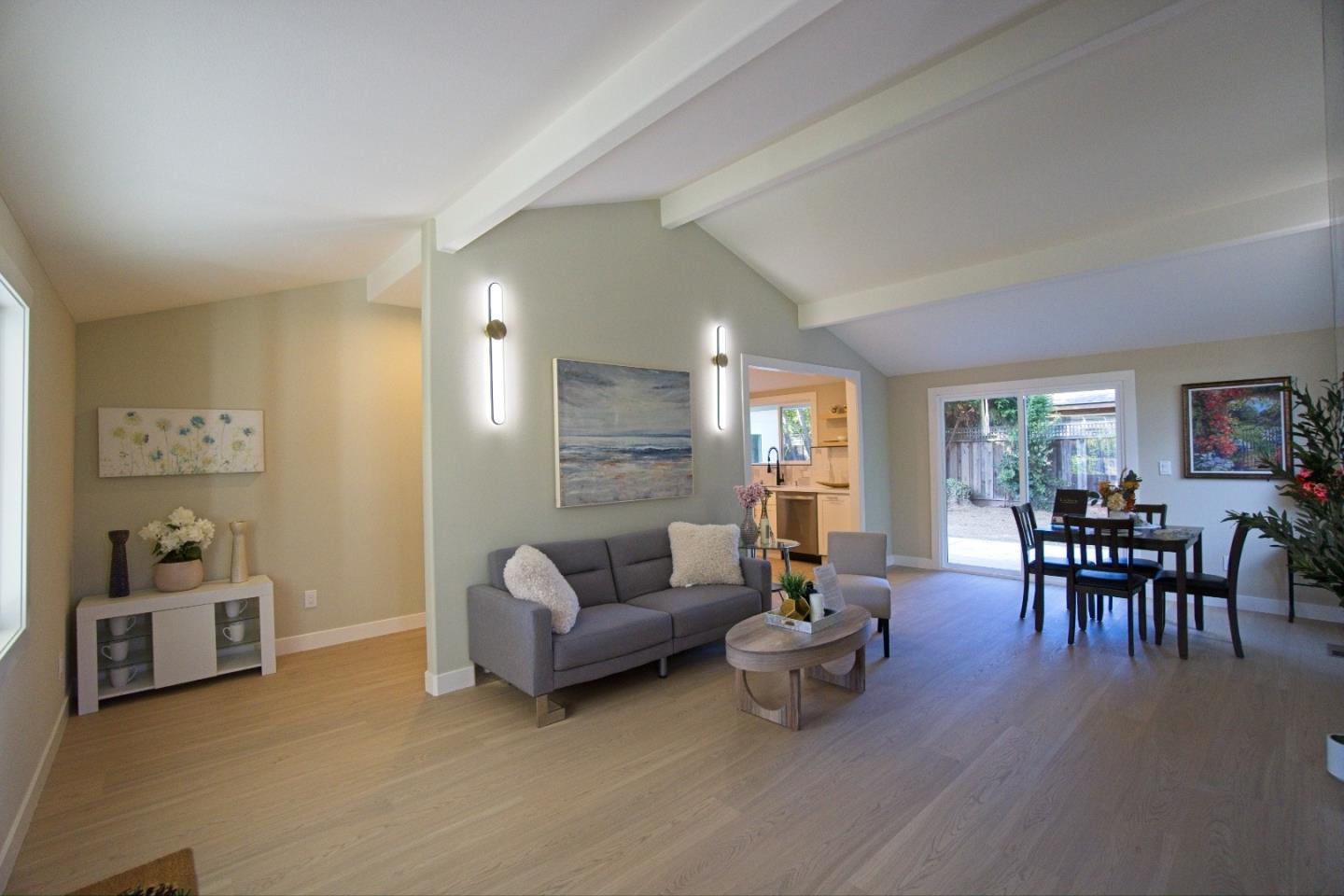 Front Image Thumbnail for ML82023408