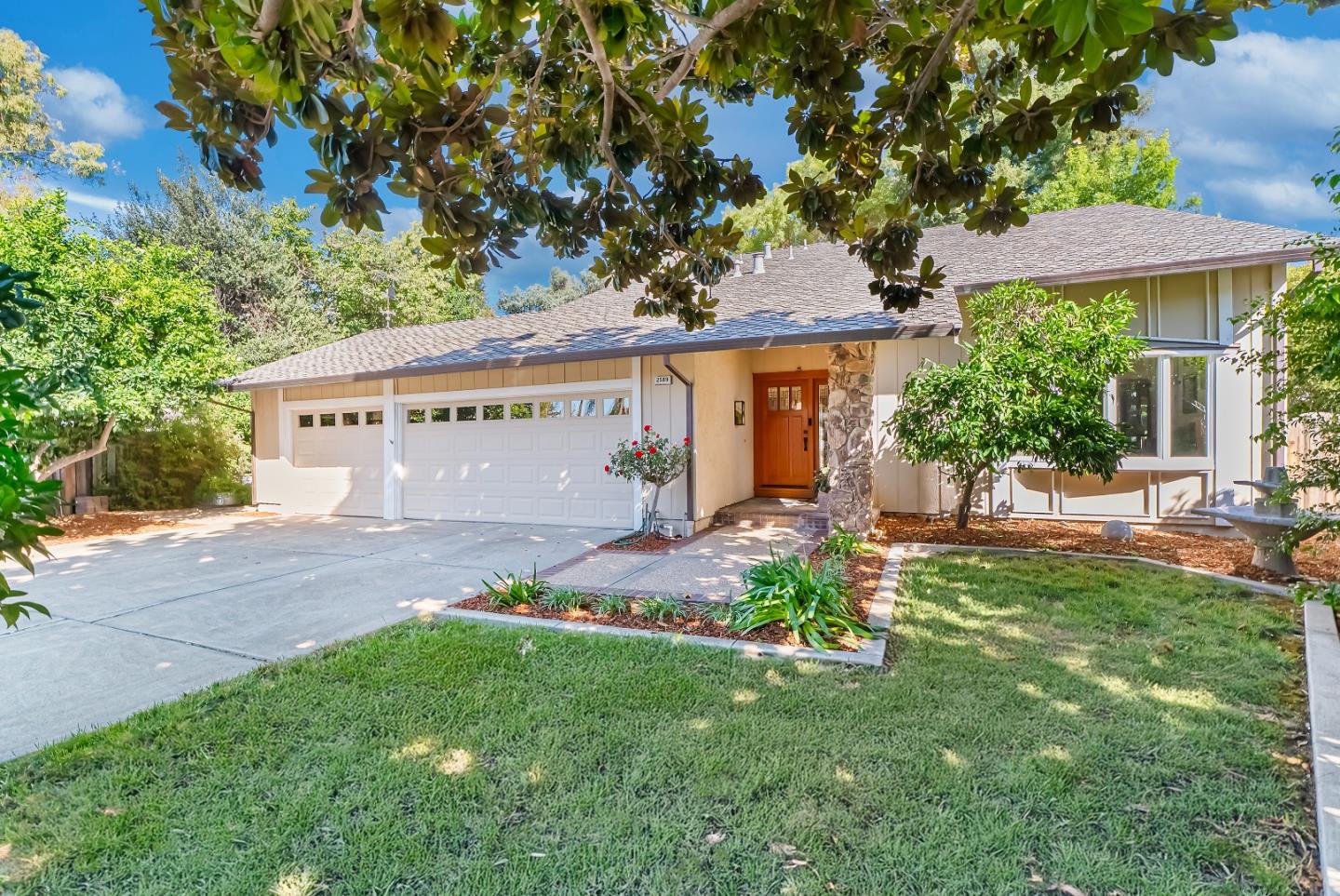 Front Image Thumbnail for ML82023457