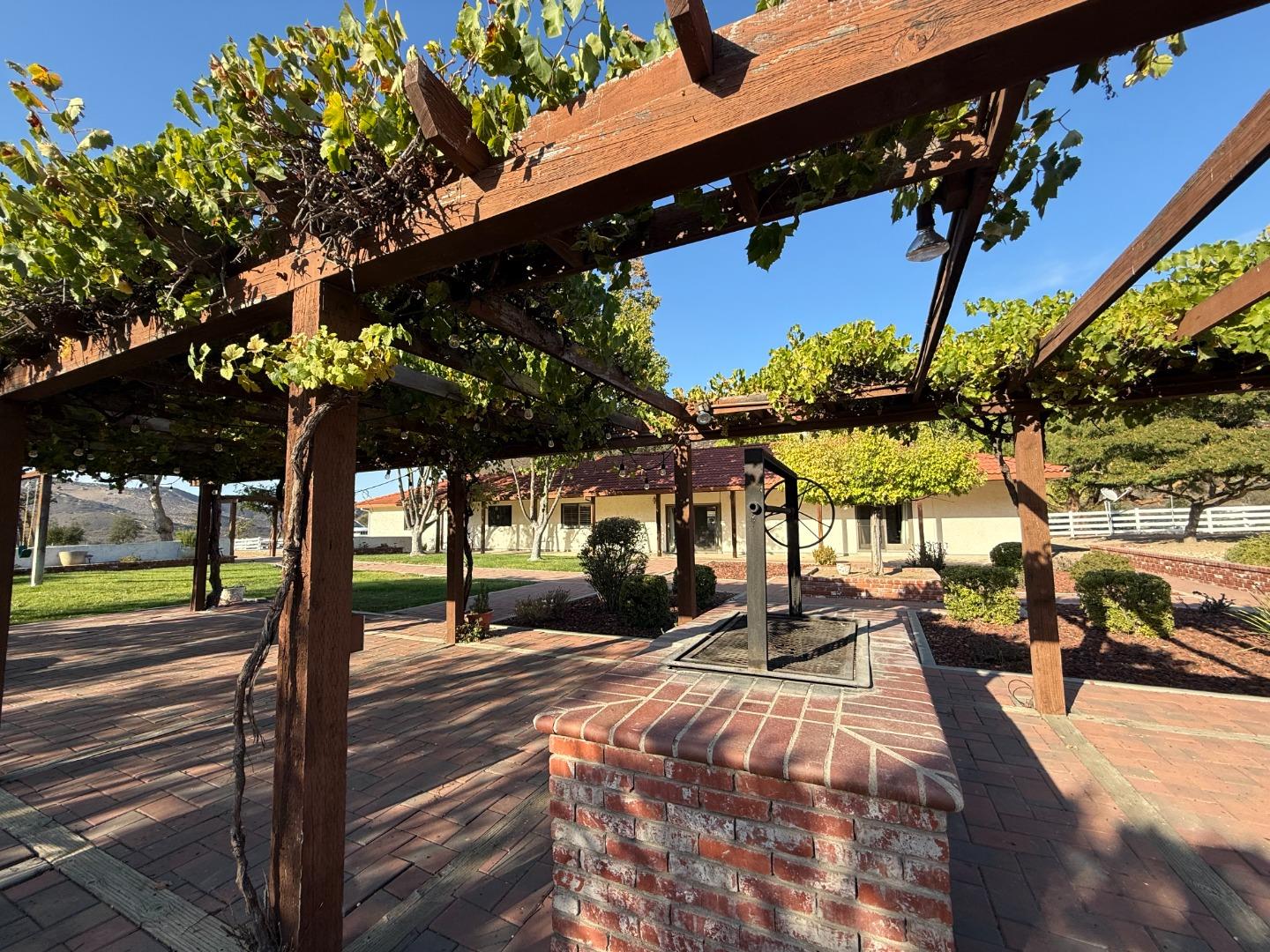 Front Image Thumbnail for ML82023471