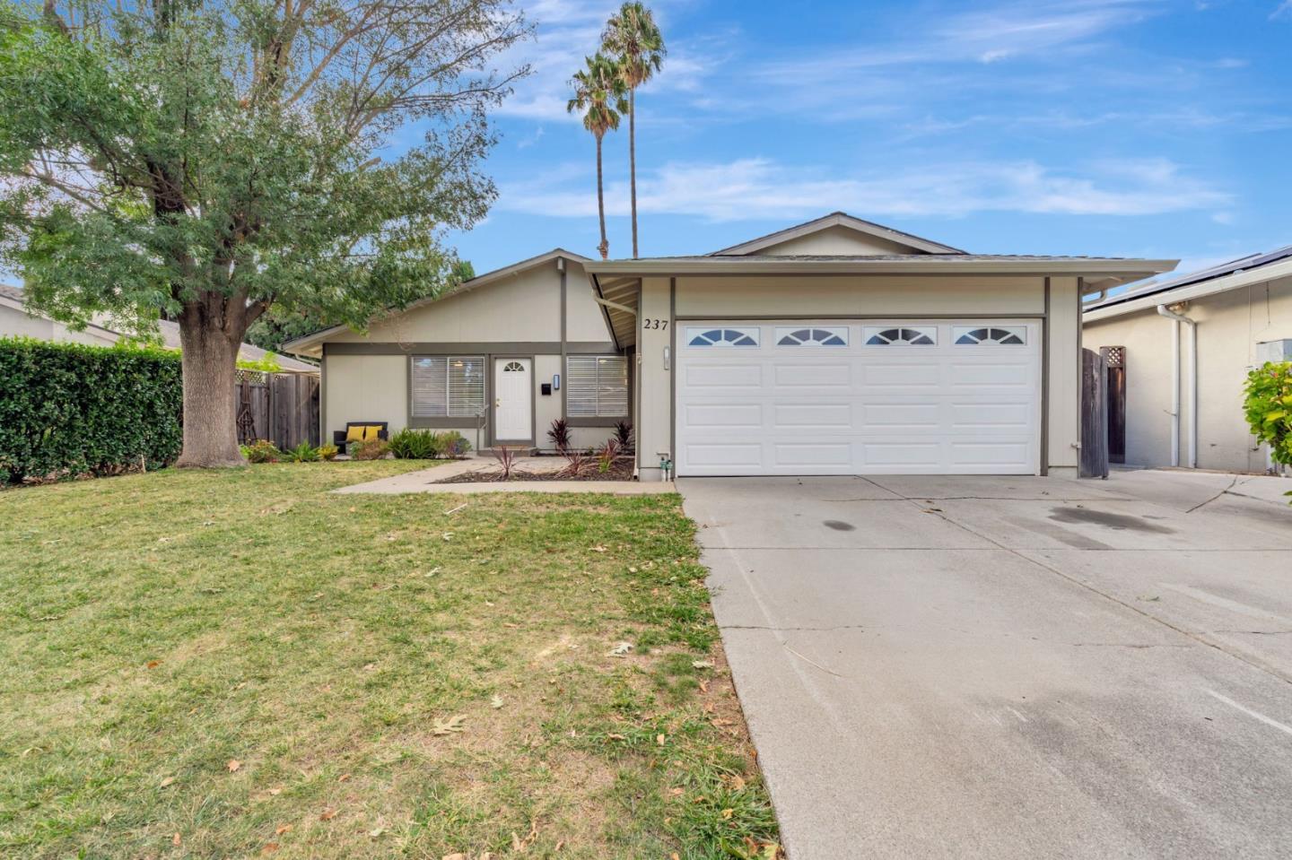 Front Image Thumbnail for ML82023481