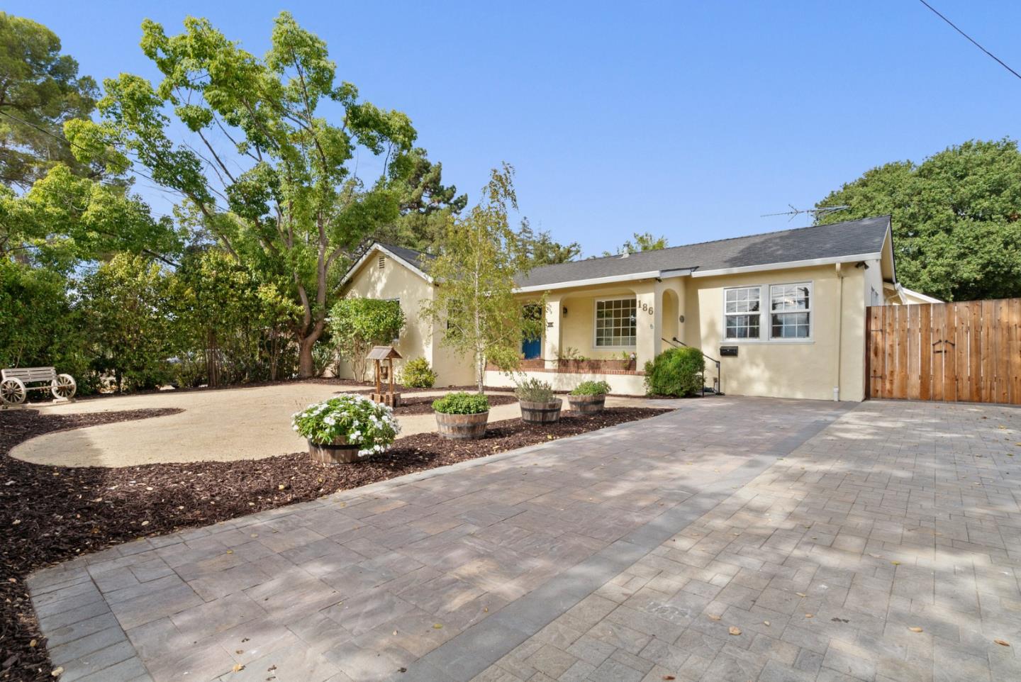 Front Image Thumbnail for ML82023483