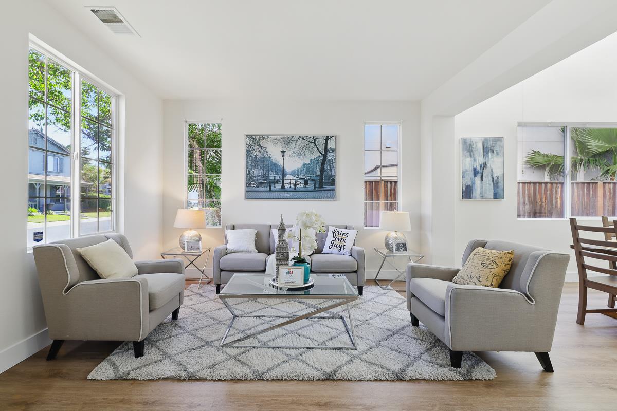 Front Image Thumbnail for ML82023503