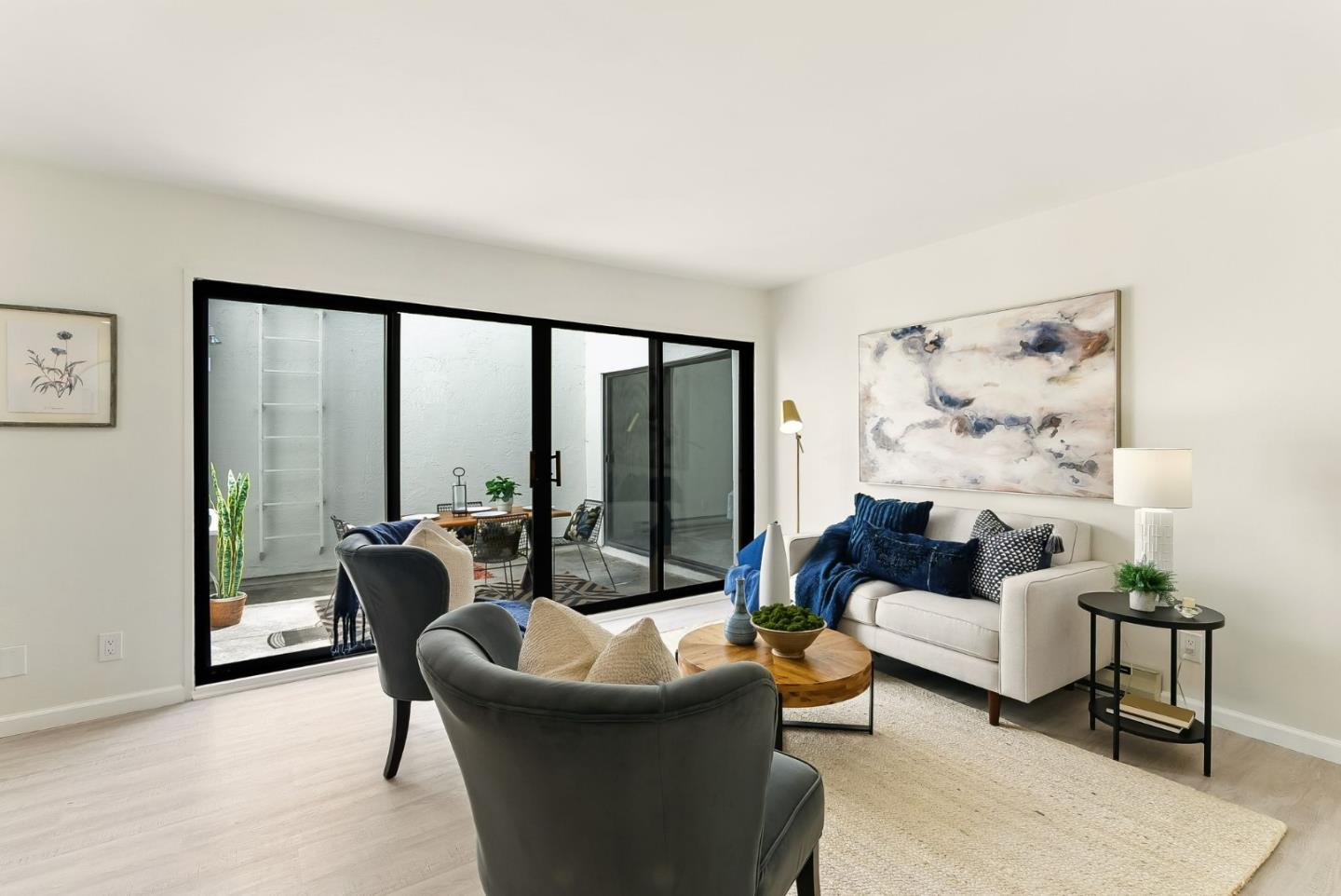 Front Image Thumbnail for ML82023546