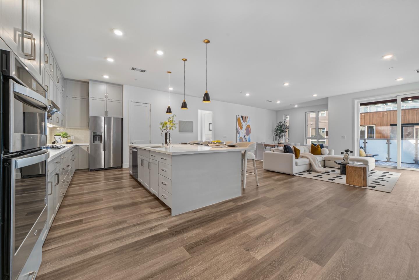 Front Image Thumbnail for ML82023575