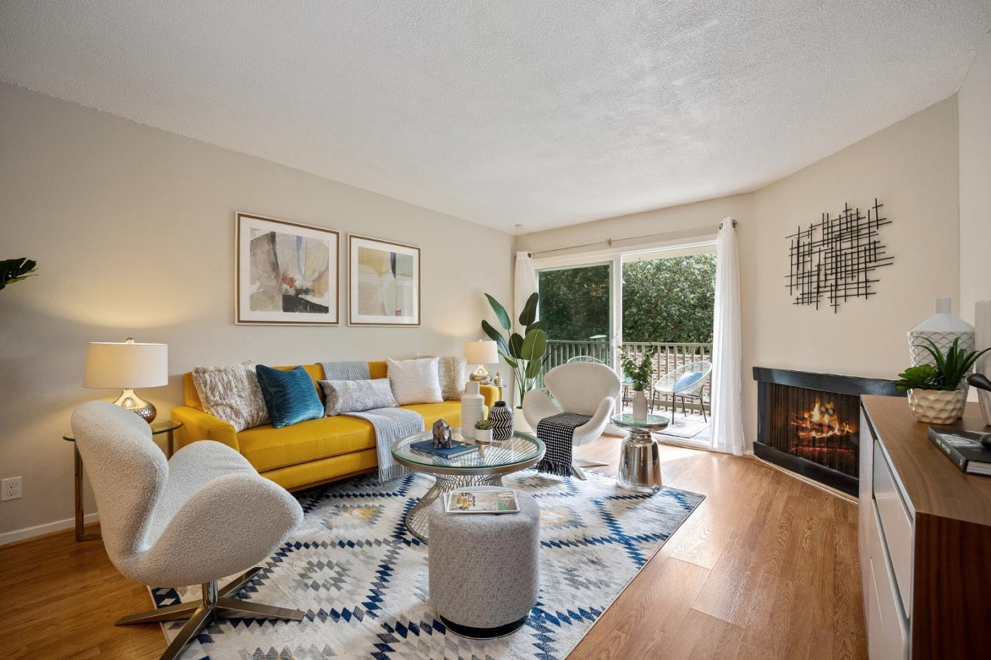 Front Image Thumbnail for ML82023588