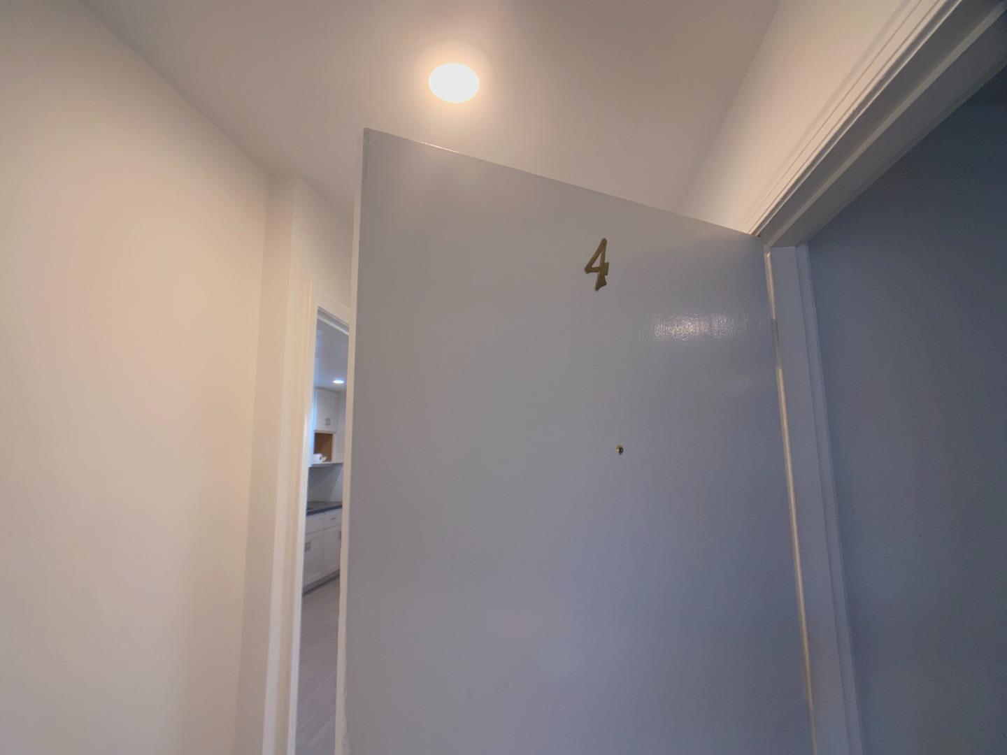 Front Image Thumbnail for ML82023628