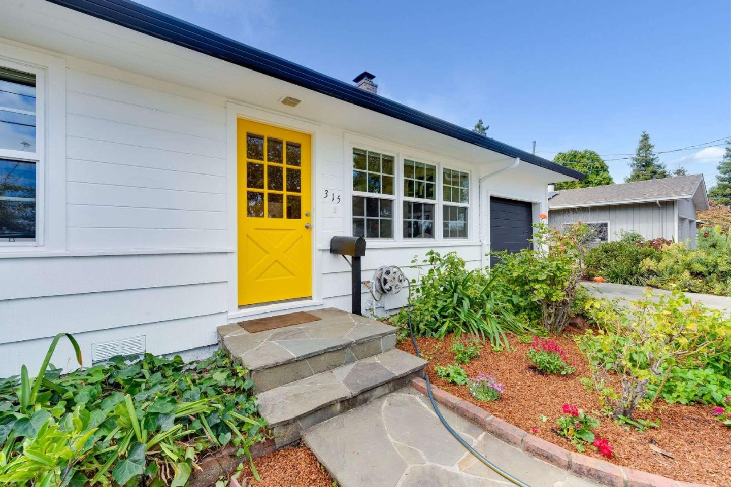 Front Image Thumbnail for ML82023663