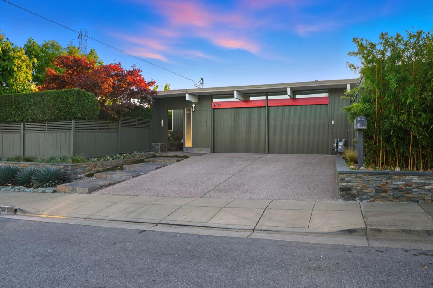 Front Image Thumbnail for ML82023664