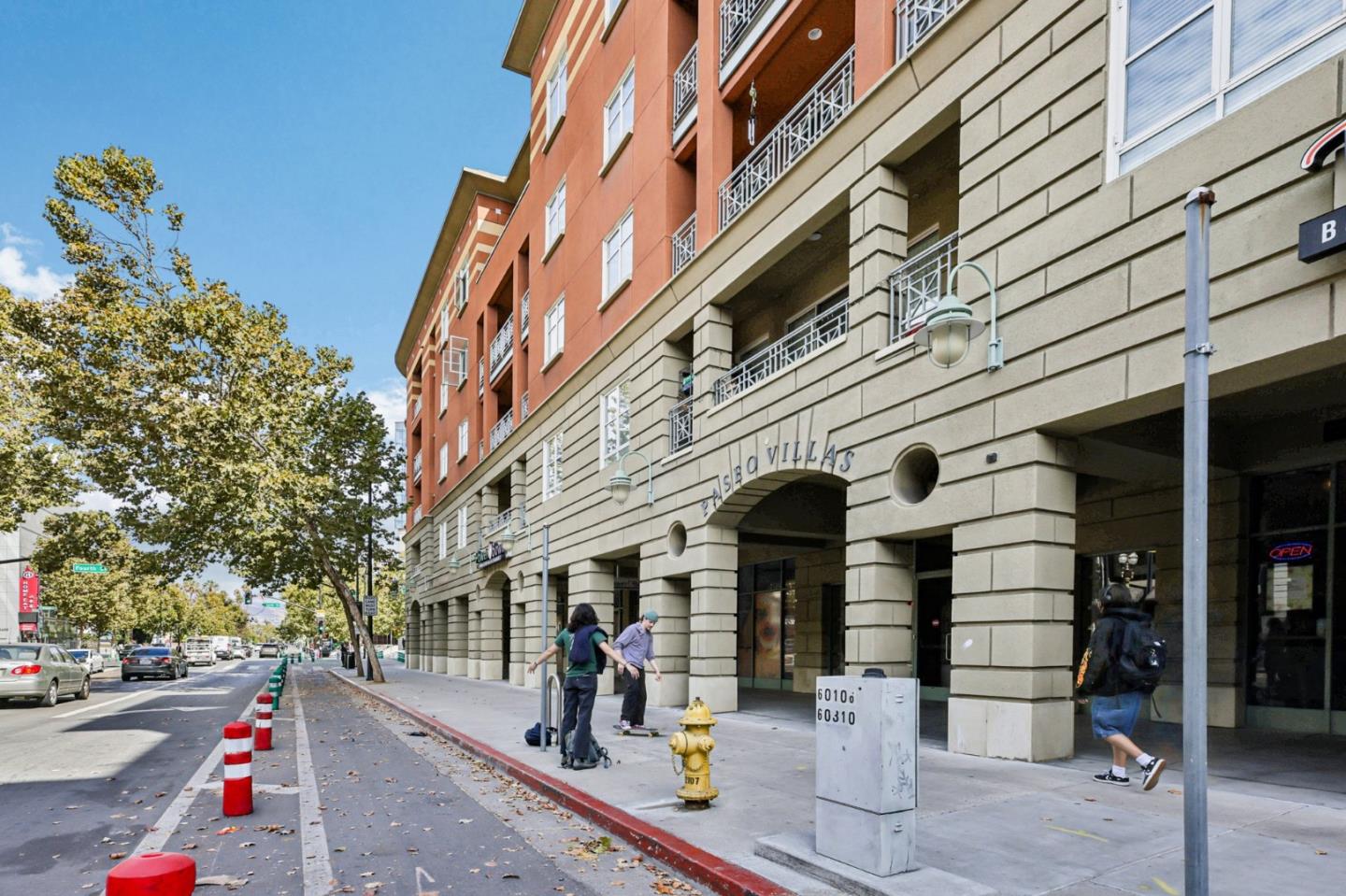 Front Image Thumbnail for ML82023712