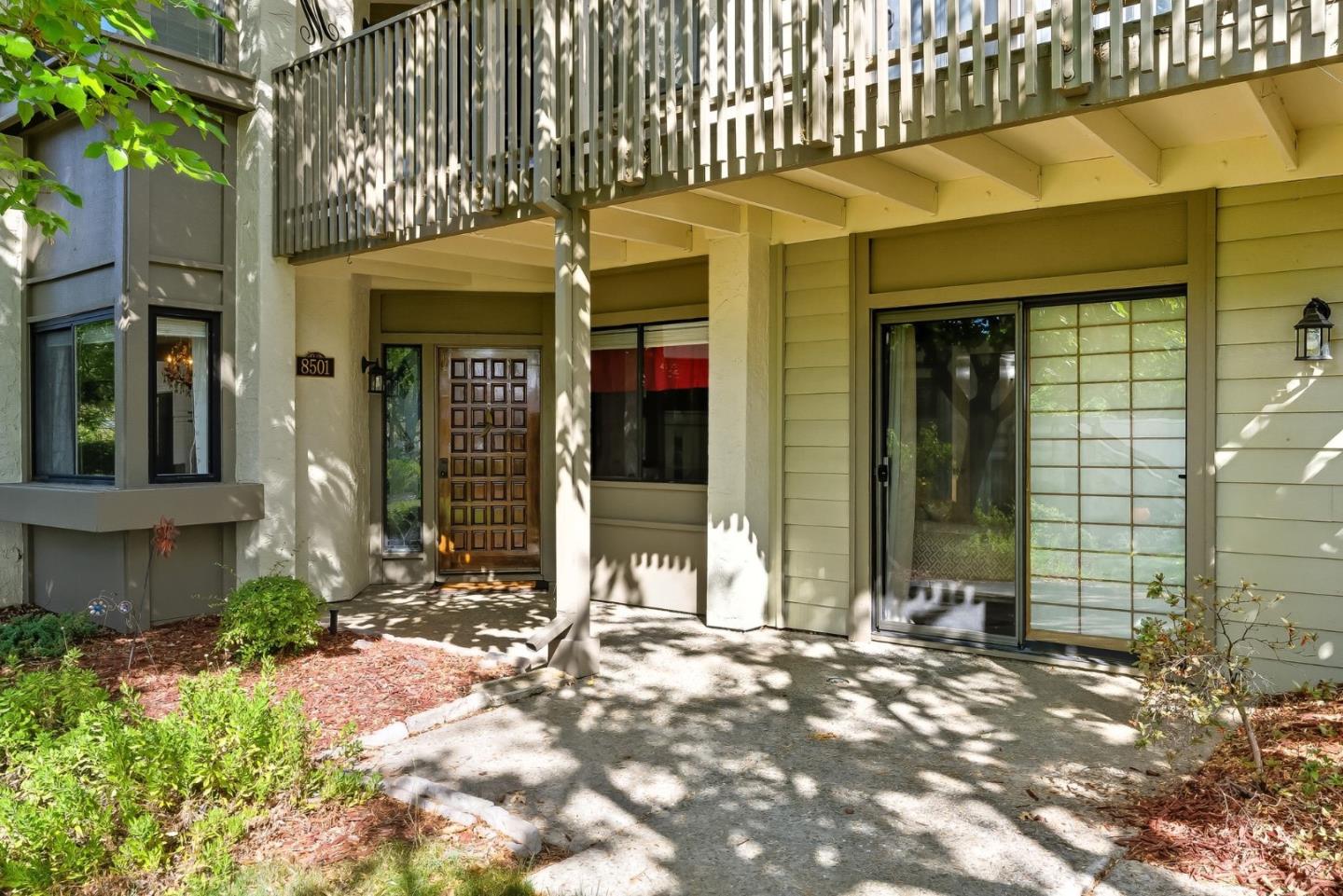 Front Image Thumbnail for ML82023727