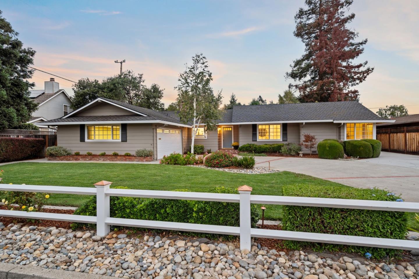 Front Image Thumbnail for ML82023778