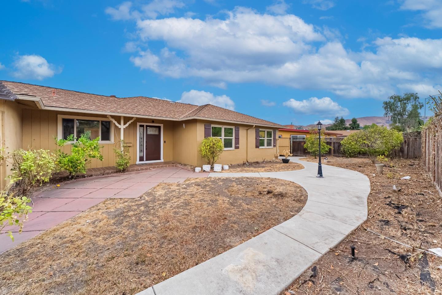 Front Image Thumbnail for ML82023790