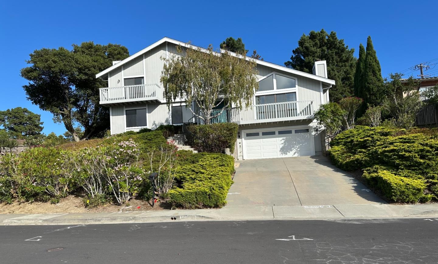 Front Image Thumbnail for ML82023827