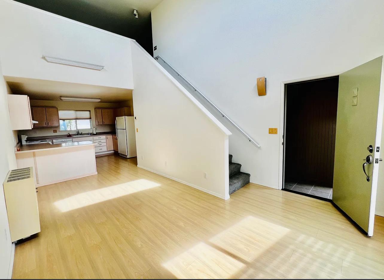 Front Image Thumbnail for ML82023844