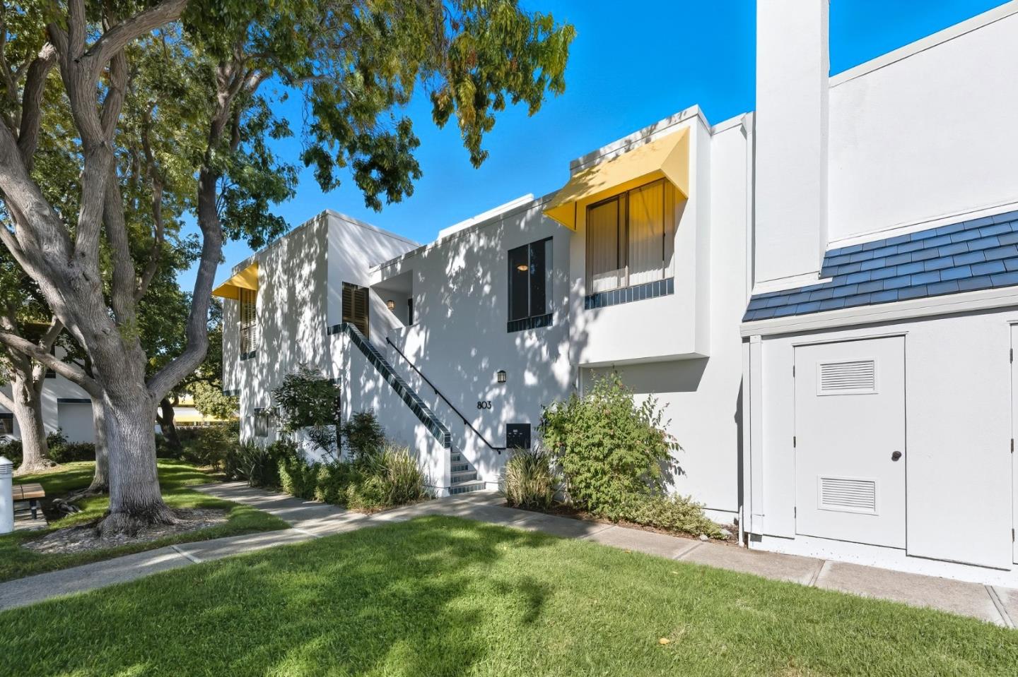 Front Image Thumbnail for ML82023866