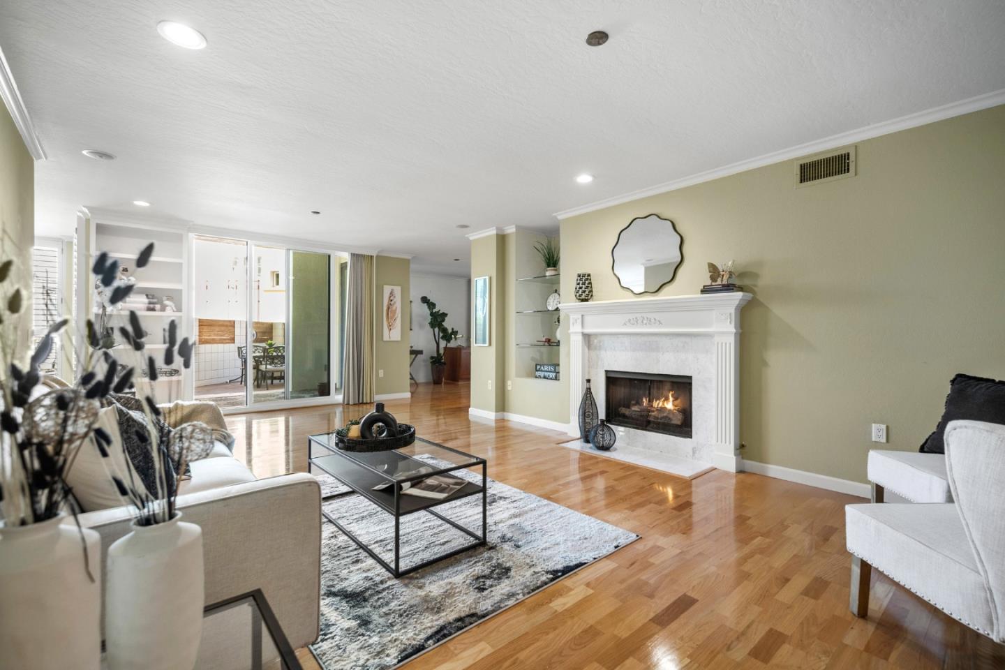 Front Image Thumbnail for ML82023871