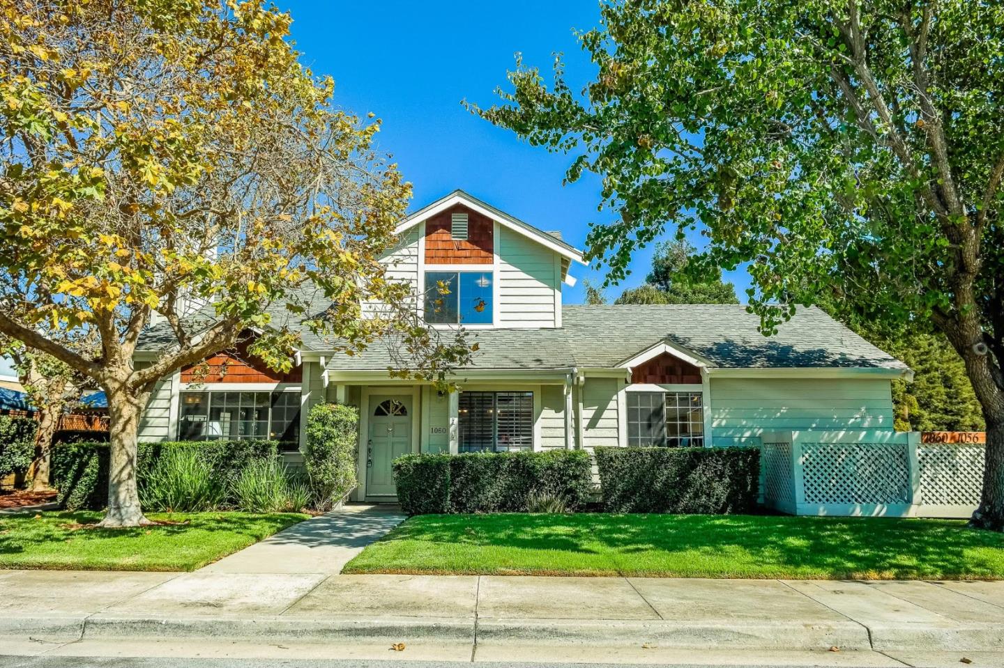 Front Image Thumbnail for ML82023900