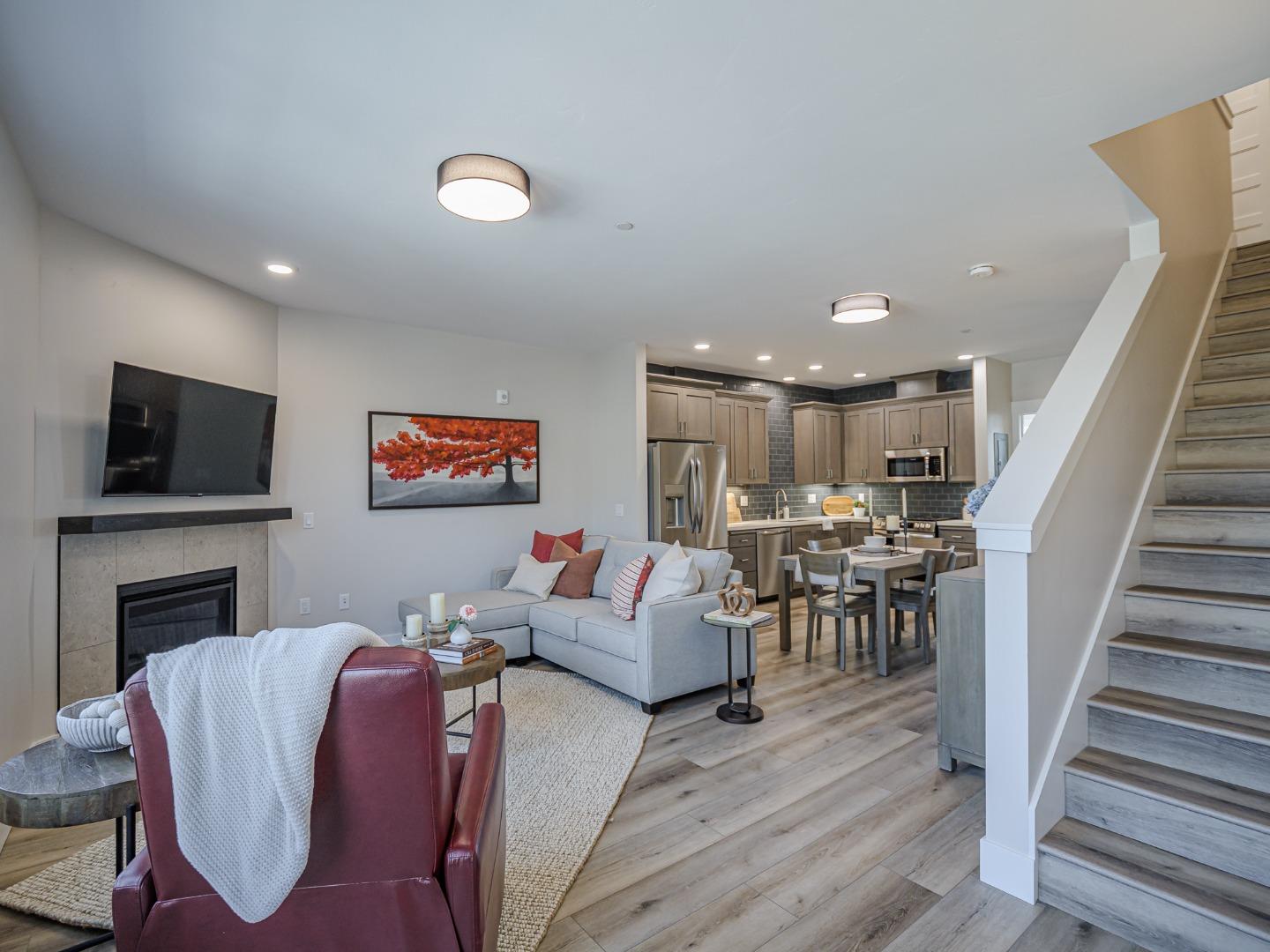 Front Image Thumbnail for ML82023954