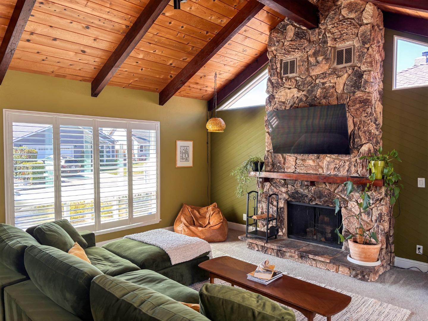 Front Image Thumbnail for ML82023975