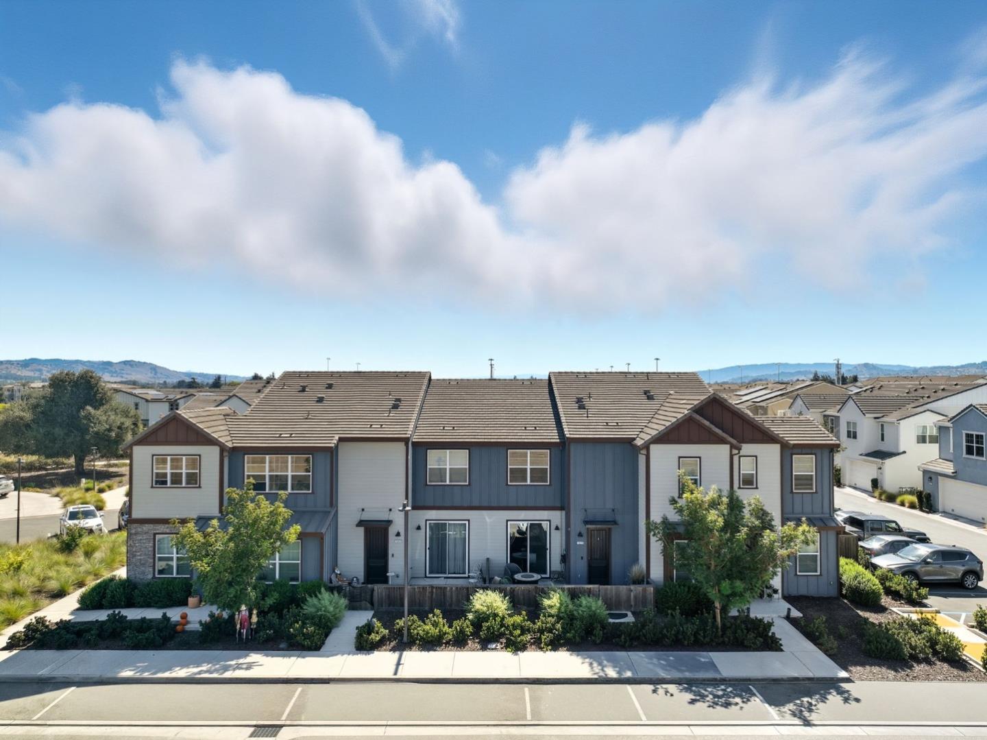 Front Image Thumbnail for ML82024027