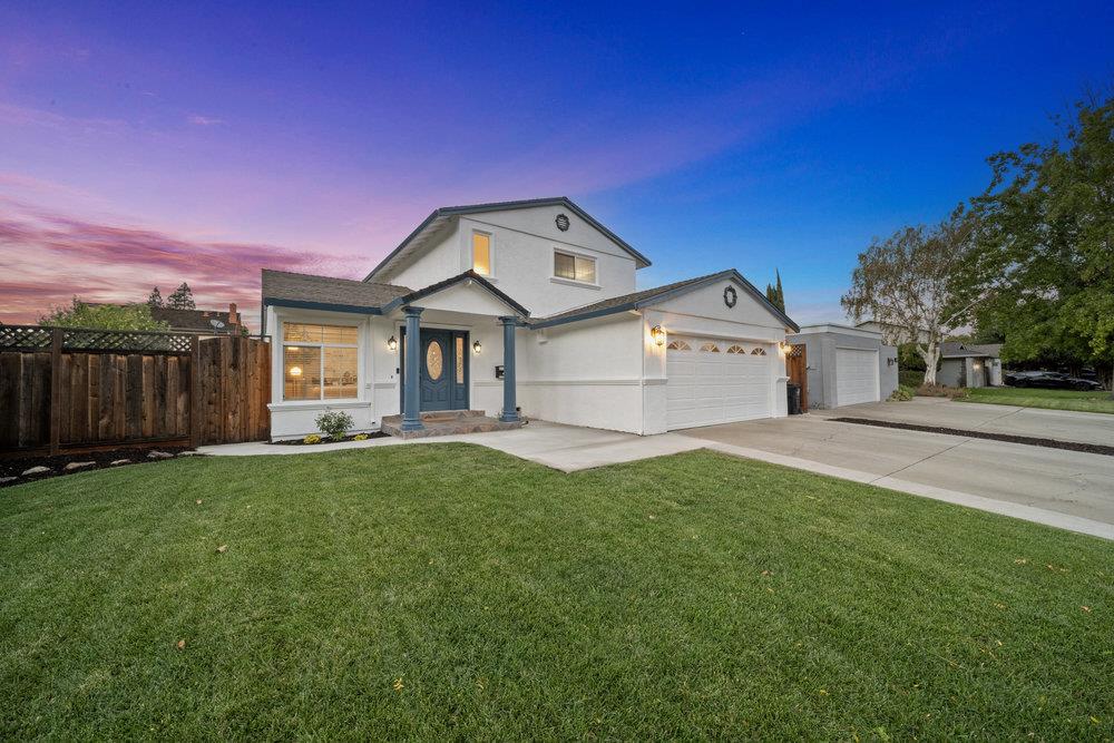 Front Image Thumbnail for ML82024032