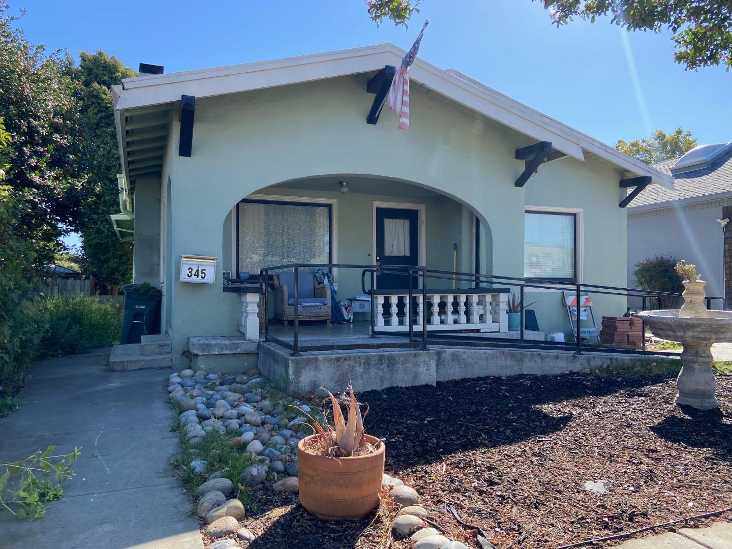 Front Image Thumbnail for ML82024039