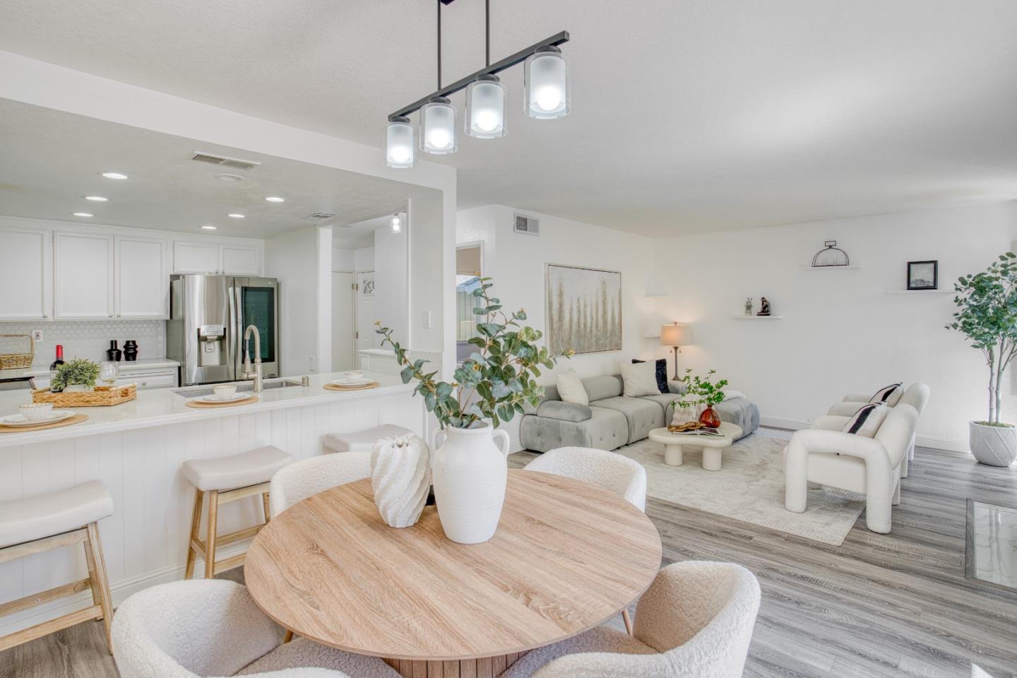 Front Image Thumbnail for ML82024071