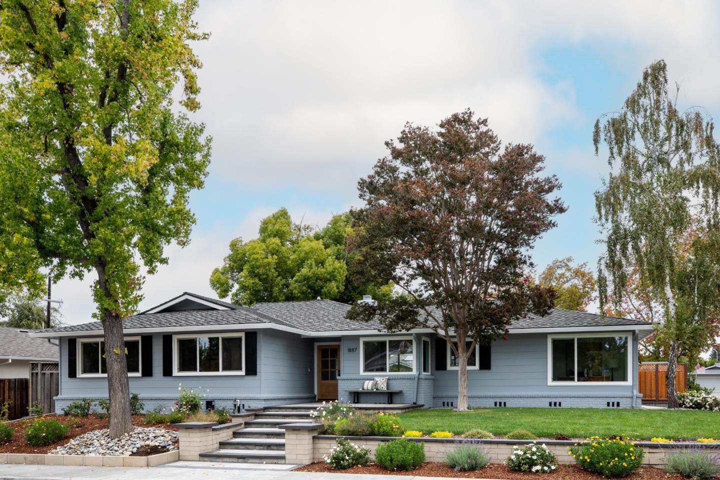 Front Image Thumbnail for ML82024078