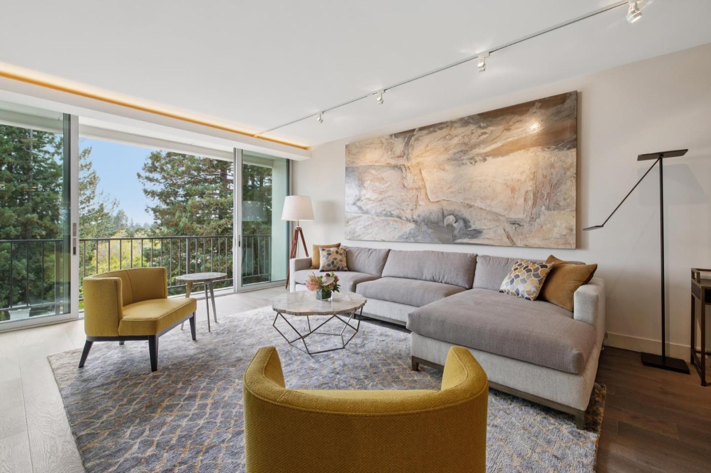 Front Image Thumbnail for ML82024083