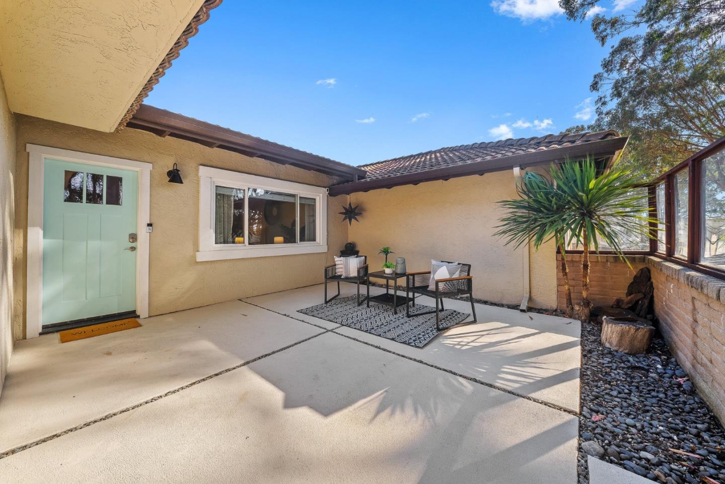 Front Image Thumbnail for ML82024093