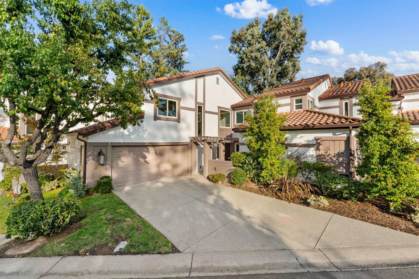 Front Image Thumbnail for ML82024097