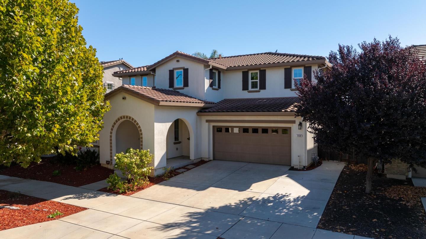 Front Image Thumbnail for ML82024127