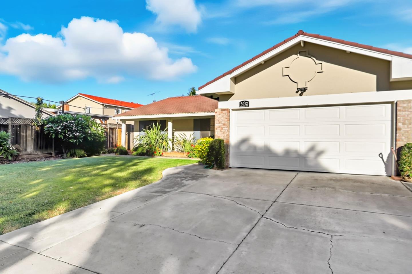 Front Image Thumbnail for ML82024174