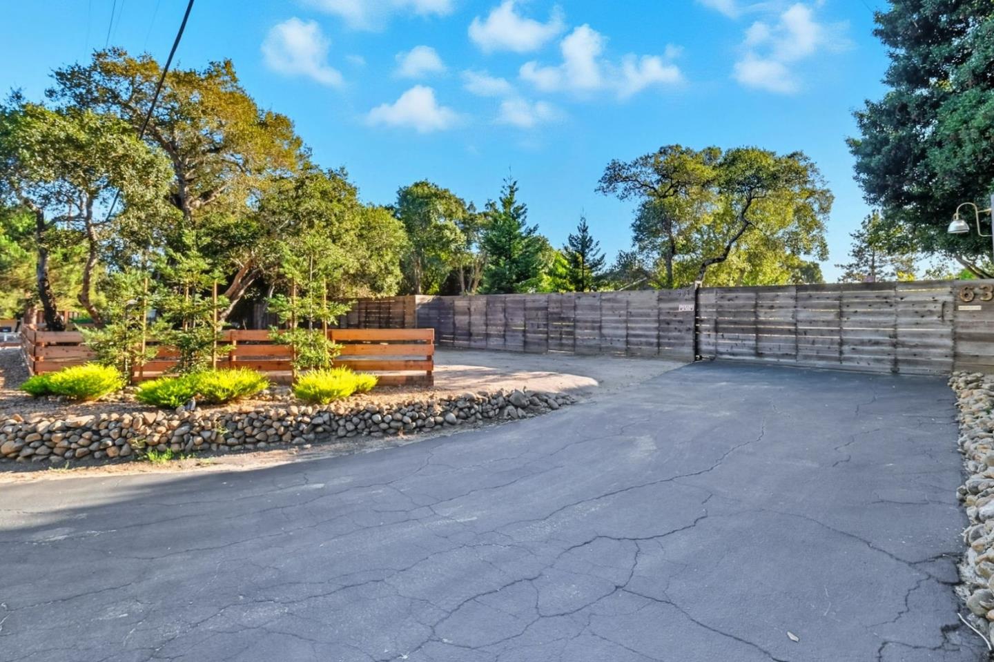 Front Image Thumbnail for ML82024175