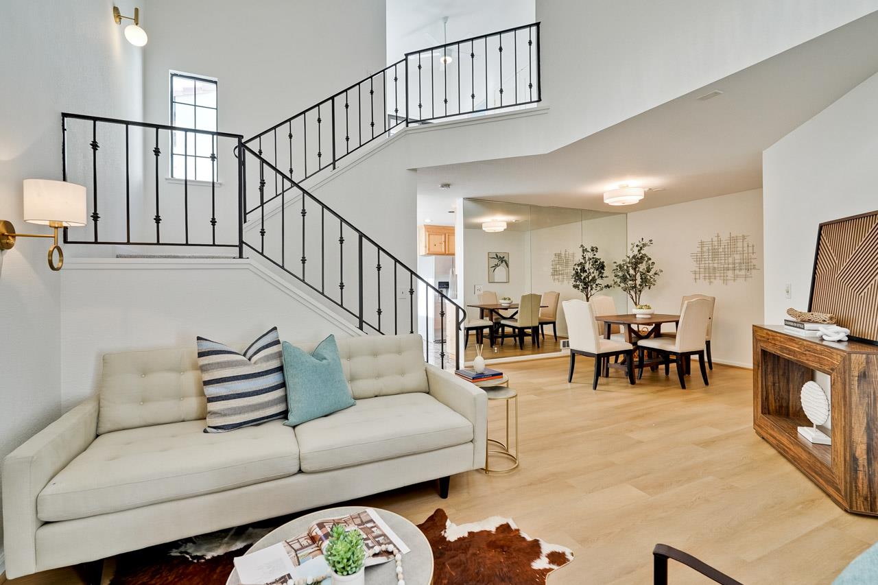 Front Image Thumbnail for ML82024178