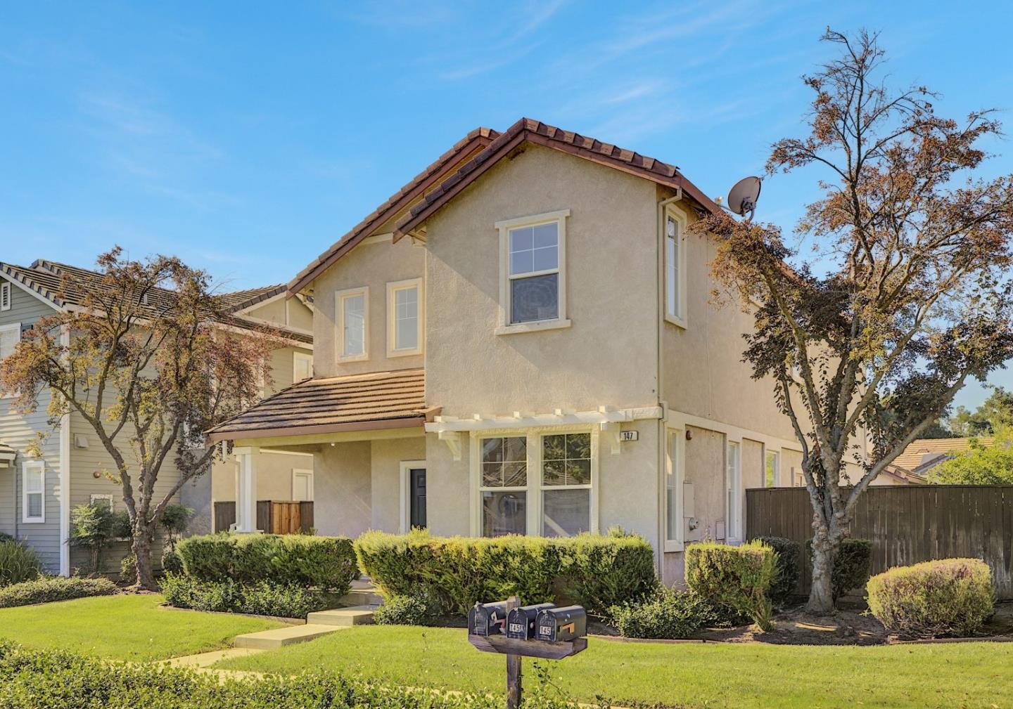 Front Image Thumbnail for ML82024181