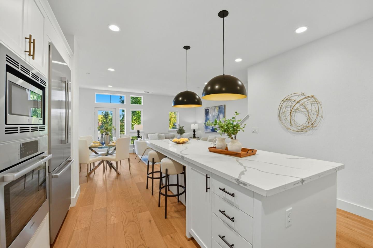 Front Image Thumbnail for ML82024205