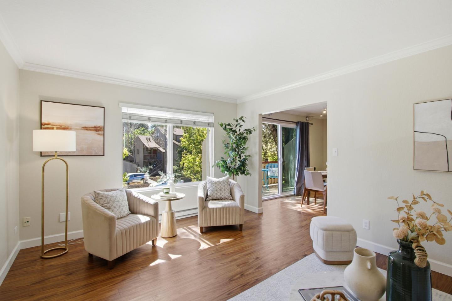 Front Image Thumbnail for ML82024226