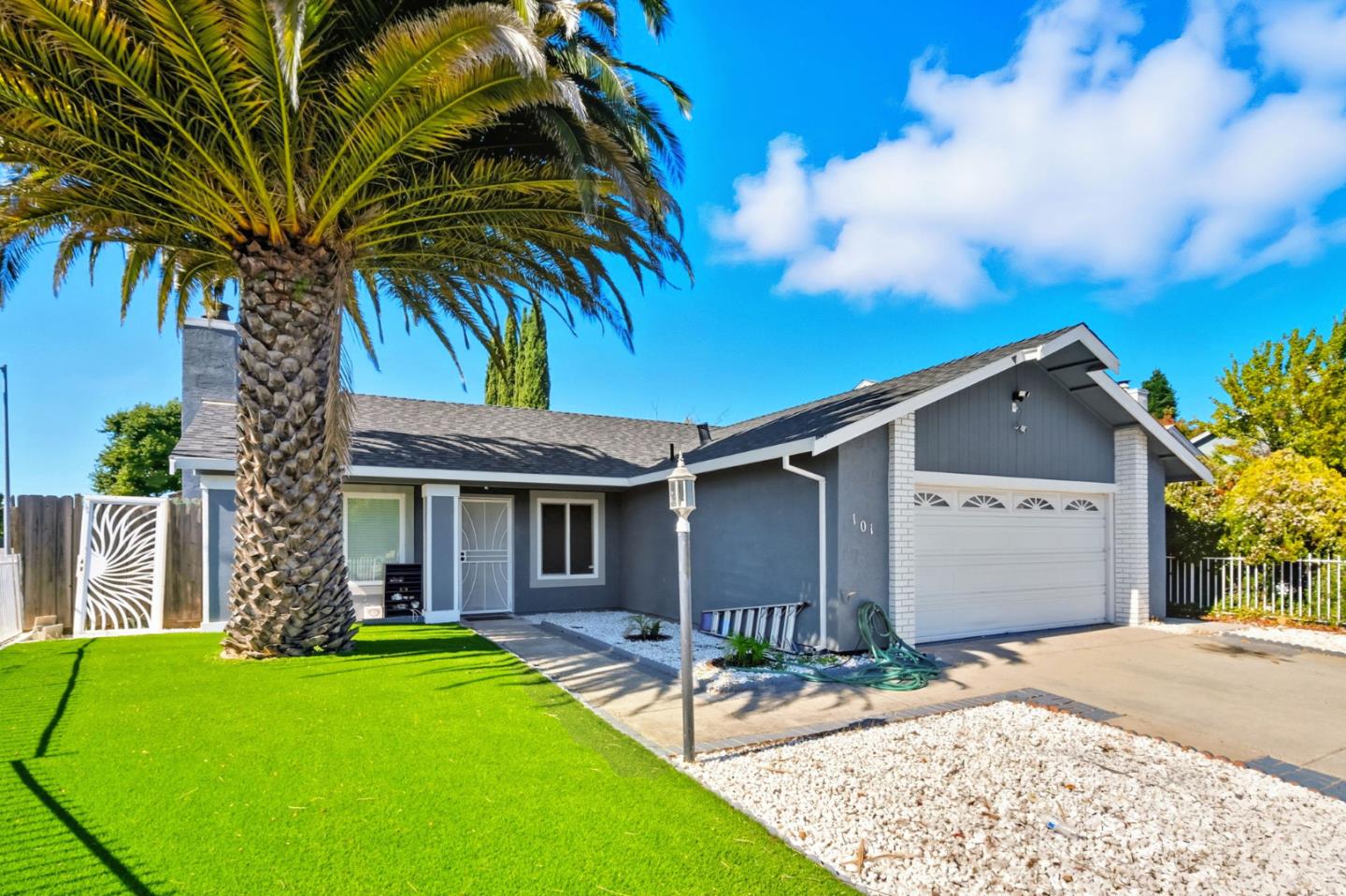 Front Image Thumbnail for ML82024242