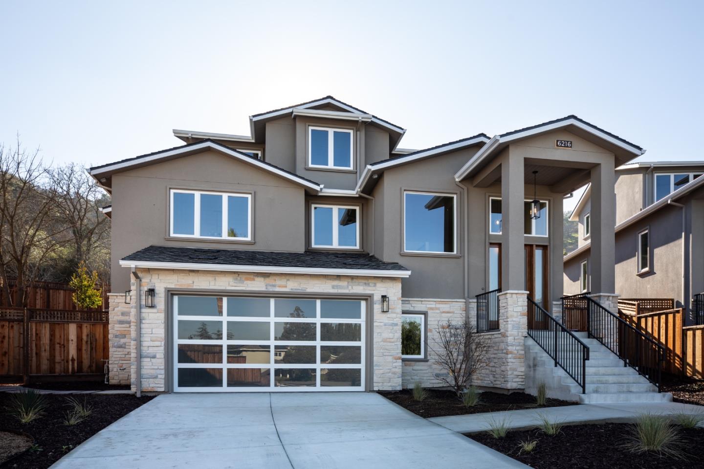 Front Image Thumbnail for ML82024291