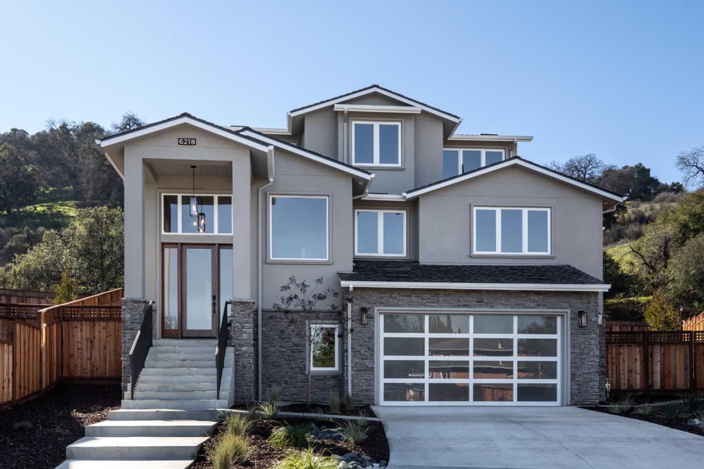 Front Image Thumbnail for ML82024296