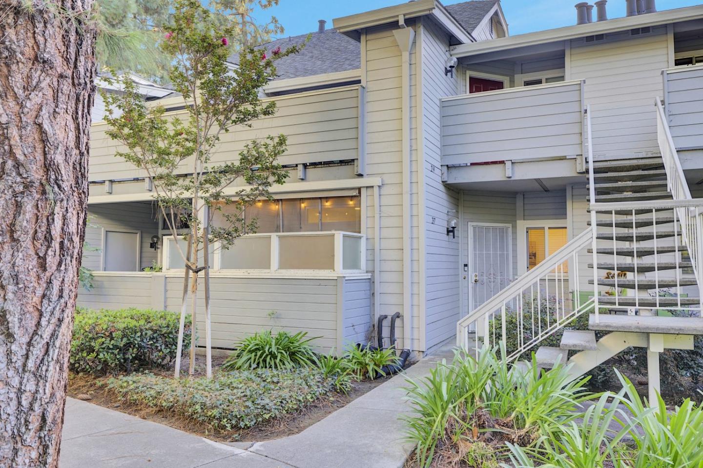 Front Image Thumbnail for ML82024303