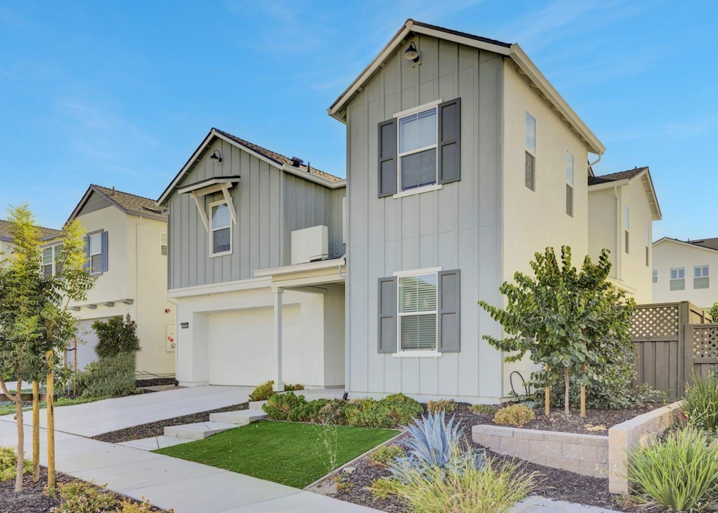 Front Image Thumbnail for ML82024319